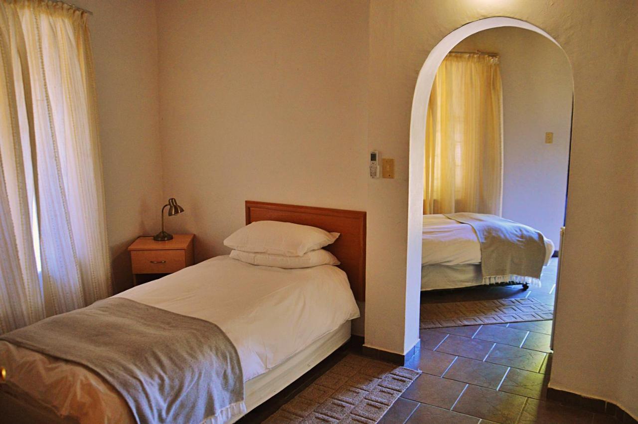 Central Hotel Omaruru Kültér fotó